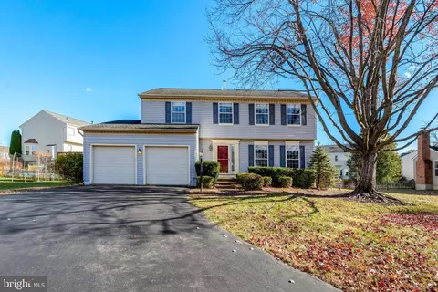 6935 Little John Ct, Haymarket, VA 20169