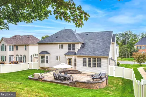 Exterior - 3403 Logstone Dr, Triangle, VA 22172 photo 5 of 10