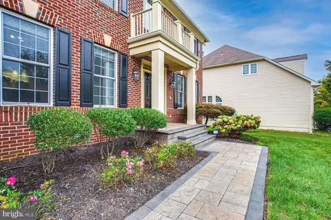 Exterior - 3403 Logstone Dr, Triangle, VA 22172 photo 10 of 10