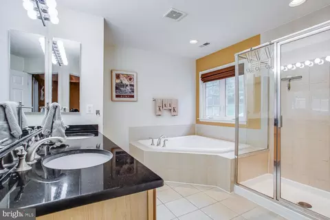 Bath - 3403 Logstone Dr, Triangle, VA 22172 photo 2 of 6