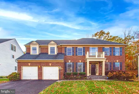 Exterior - 3403 Logstone Dr, Triangle, VA 22172 photo 1 of 10