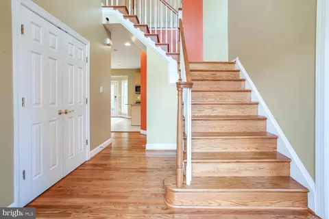 Entry Way - 3403 Logstone Dr, Triangle, VA 22172 photo 2 of 5