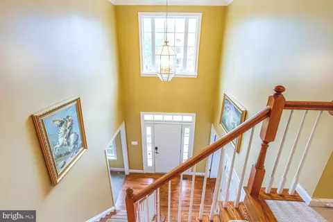 Entry Way - 3403 Logstone Dr, Triangle, VA 22172 photo 3 of 5