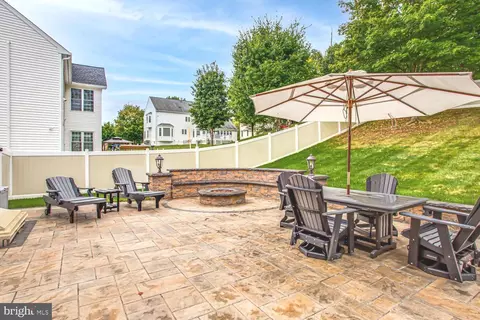 Exterior - 3403 Logstone Dr, Triangle, VA 22172 photo 7 of 10