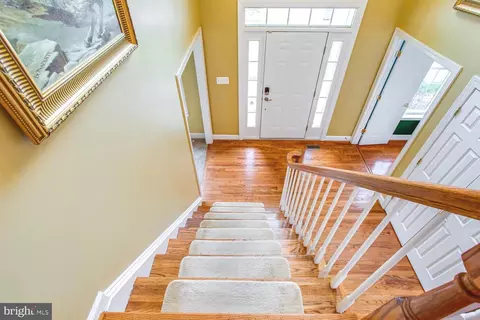 Entry Way - 3403 Logstone Dr, Triangle, VA 22172 photo 4 of 5