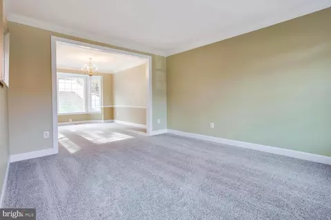 Living - 3403 Logstone Dr, Triangle, VA 22172 photo 13 of 16
