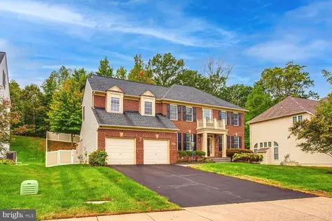 Exterior - 3403 Logstone Dr, Triangle, VA 22172 photo 3 of 10