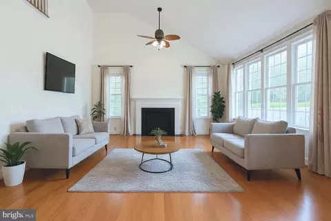 Living - 3403 Logstone Dr, Triangle, VA 22172 photo 7 of 16