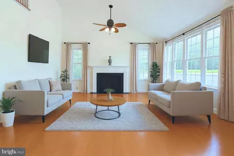 3403 Logstone Dr, Triangle, VA 22172