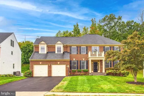 Exterior - 3403 Logstone Dr, Triangle, VA 22172 photo 2 of 10