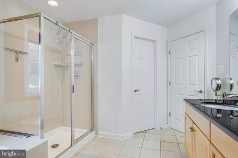 Bath - 3403 Logstone Dr, Triangle, VA 22172 photo 3 of 6