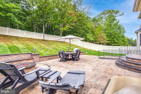 Exterior - 3403 Logstone Dr, Triangle, VA 22172 photo 8 of 10