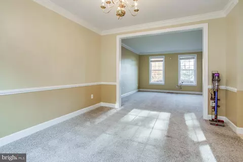Living - 3403 Logstone Dr, Triangle, VA 22172 photo 11 of 16