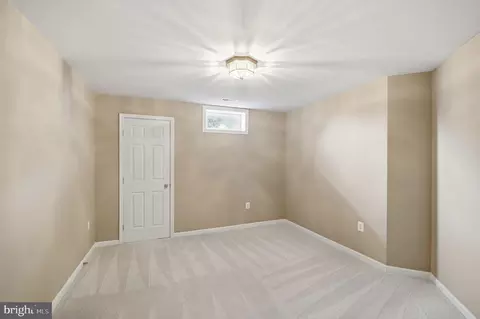 6837 Rathbone Pl, Gainesville, VA 20155 photo 27