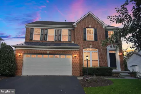 6837 Rathbone Pl, Gainesville, VA 20155