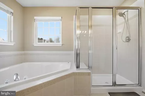 6837 Rathbone Pl, Gainesville, VA 20155 photo 16