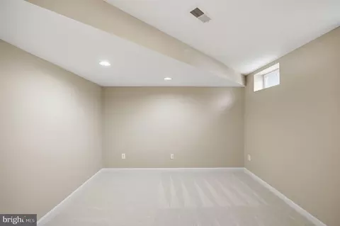 6837 Rathbone Pl, Gainesville, VA 20155 photo 28