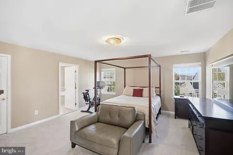 6837 Rathbone Pl, Gainesville, VA 20155 photo 23