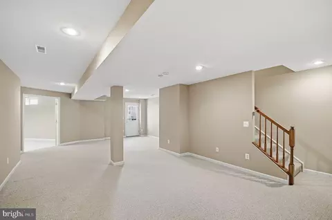 6837 Rathbone Pl, Gainesville, VA 20155 photo 15
