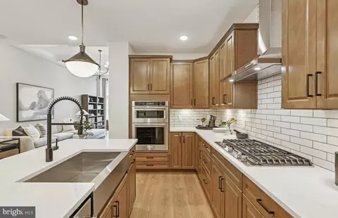 6054 Sunstone Ln, Haymarket, VA 20169