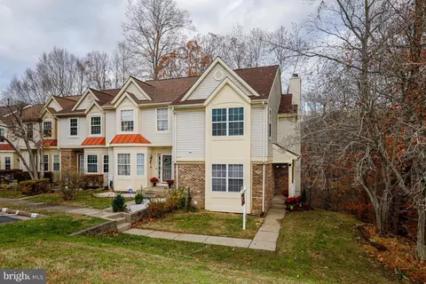 15661 Montview Dr, Dumfries, VA 22025