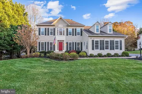 Exterior - 13183 Rettew Dr, Manassas, VA 20112 photo 3 of 6