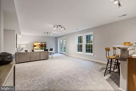 Living - 13183 Rettew Dr, Manassas, VA 20112 photo 2 of 3