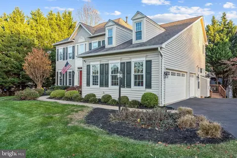 Exterior - 13183 Rettew Dr, Manassas, VA 20112 photo 4 of 6