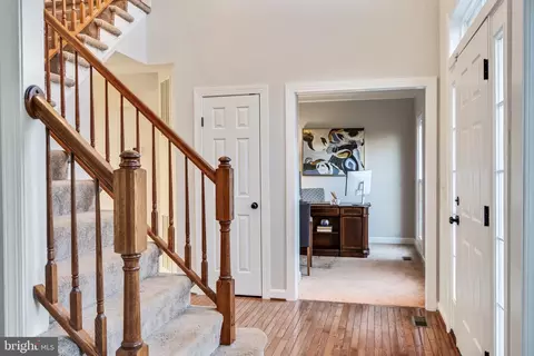 Entry Way - 13183 Rettew Dr, Manassas, VA 20112 photo 3 of 9