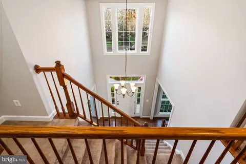 Entry Way - 13183 Rettew Dr, Manassas, VA 20112 photo 5 of 9