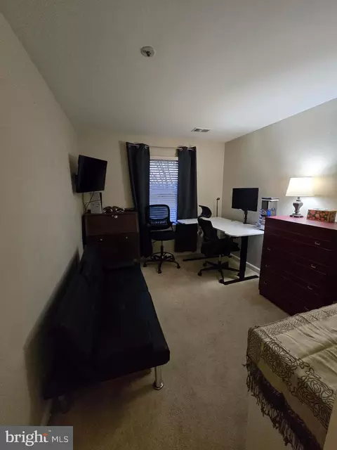 Bedroom - 7879 Apache Ridge Ct, Manassas, VA 20109 photo 4 of 5
