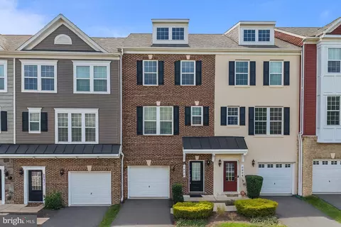 6070 Camerons Ferry Dr, Haymarket, VA 20169