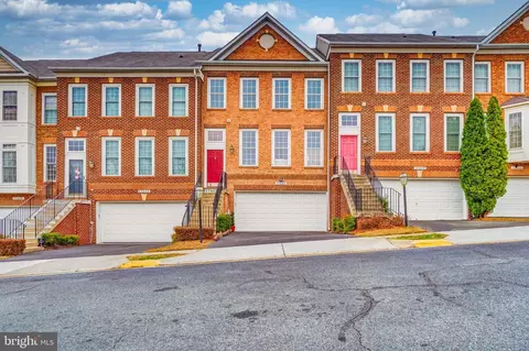 17442 Bayou Bend Cir, Dumfries, VA 22025