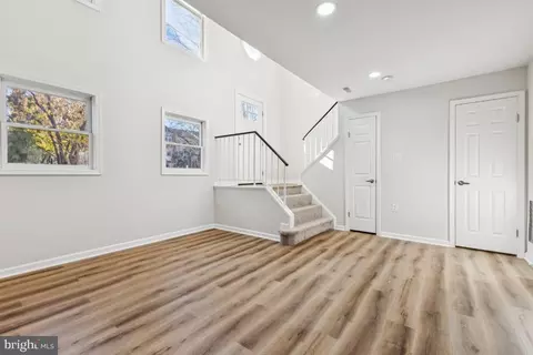 Entry Way - 7398 Barbados Ln, Manassas, VA 20109 photo 2 of 6