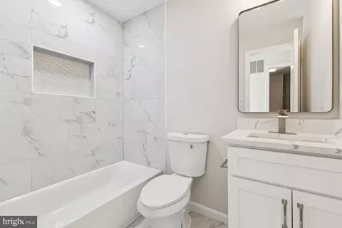 Bath - 7398 Barbados Ln, Manassas, VA 20109 photo 2 of 2