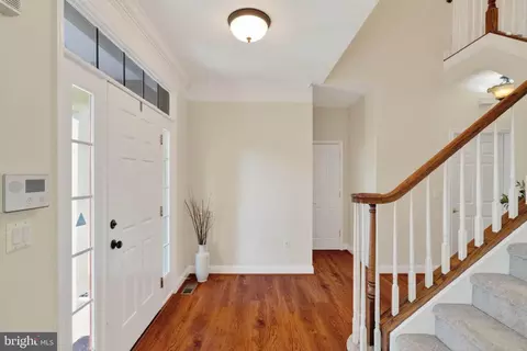 Entry Way - 3313 Lady Catherine Cir, Triangle, VA 22172 photo 3 of 6