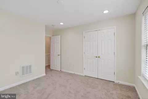 Bedroom - 3313 Lady Catherine Cir, Triangle, VA 22172 photo 4 of 5