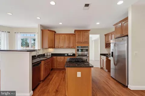 Kitchen - 3313 Lady Catherine Cir, Triangle, VA 22172 photo 1 of 5