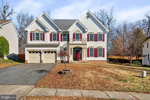 Exterior - 3313 Lady Catherine Cir, Triangle, VA 22172 photo 2 of 5