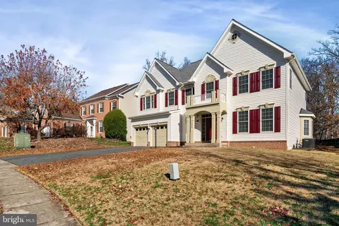 Exterior - 3313 Lady Catherine Cir, Triangle, VA 22172 photo 3 of 5