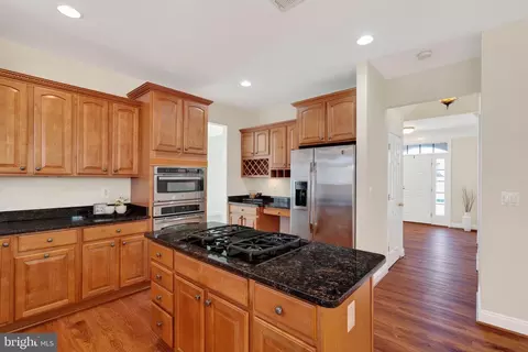 Kitchen - 3313 Lady Catherine Cir, Triangle, VA 22172 photo 3 of 5