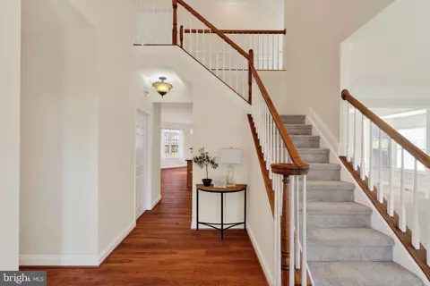 Entry Way - 3313 Lady Catherine Cir, Triangle, VA 22172 photo 4 of 6