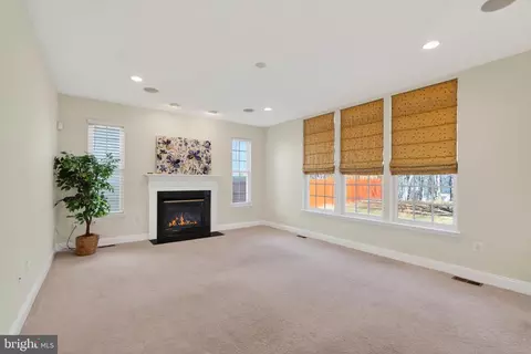 Living - 3313 Lady Catherine Cir, Triangle, VA 22172 photo 1 of 6