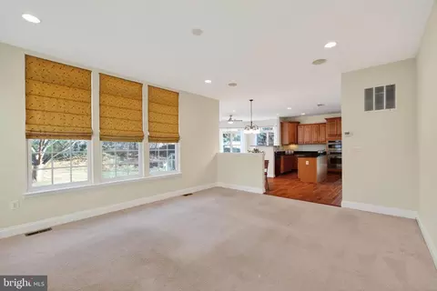 Living - 3313 Lady Catherine Cir, Triangle, VA 22172 photo 2 of 6