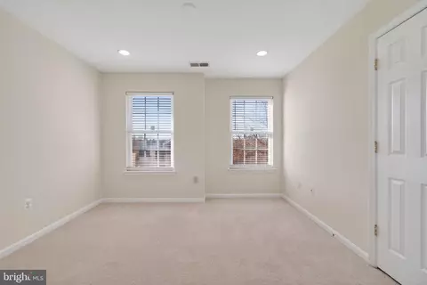 Bedroom - 3313 Lady Catherine Cir, Triangle, VA 22172 photo 3 of 5