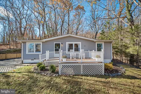 2400 Youngs Dr, Haymarket, VA 20169