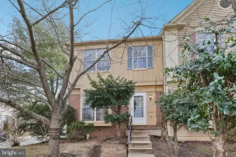 7860 Rebel Walk Dr, Manassas, VA 20109