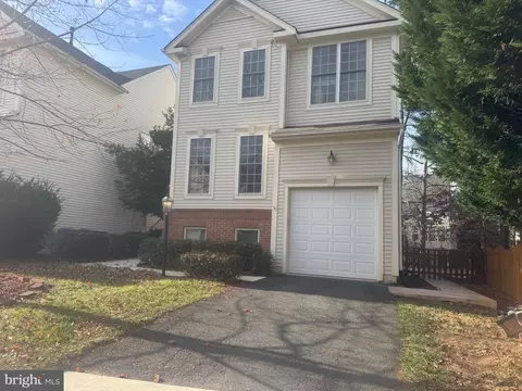 8800 Fenimore Pl, Bristow, VA 20136