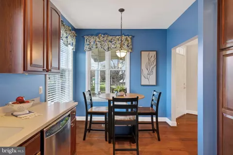 6920 Netherstone Ct, Gainesville, VA 20155 photo 8