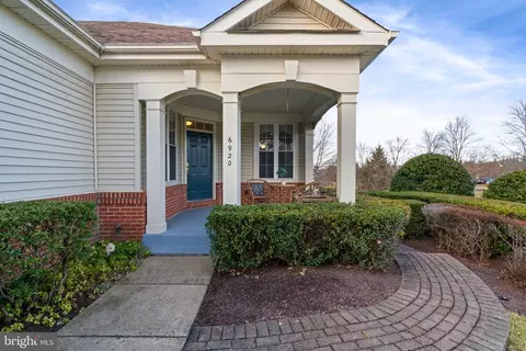 6920 Netherstone Ct, Gainesville, VA 20155 photo 3